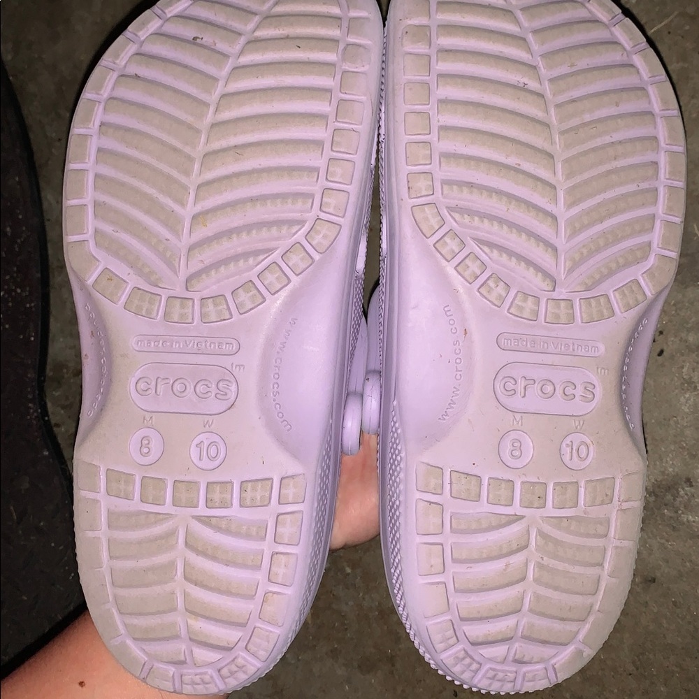 Classic Crocs - Picture 2 of 5